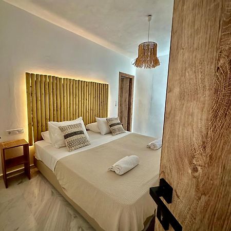 Athina Rooms - Lounge Apartments Parikia  Ngoại thất bức ảnh
