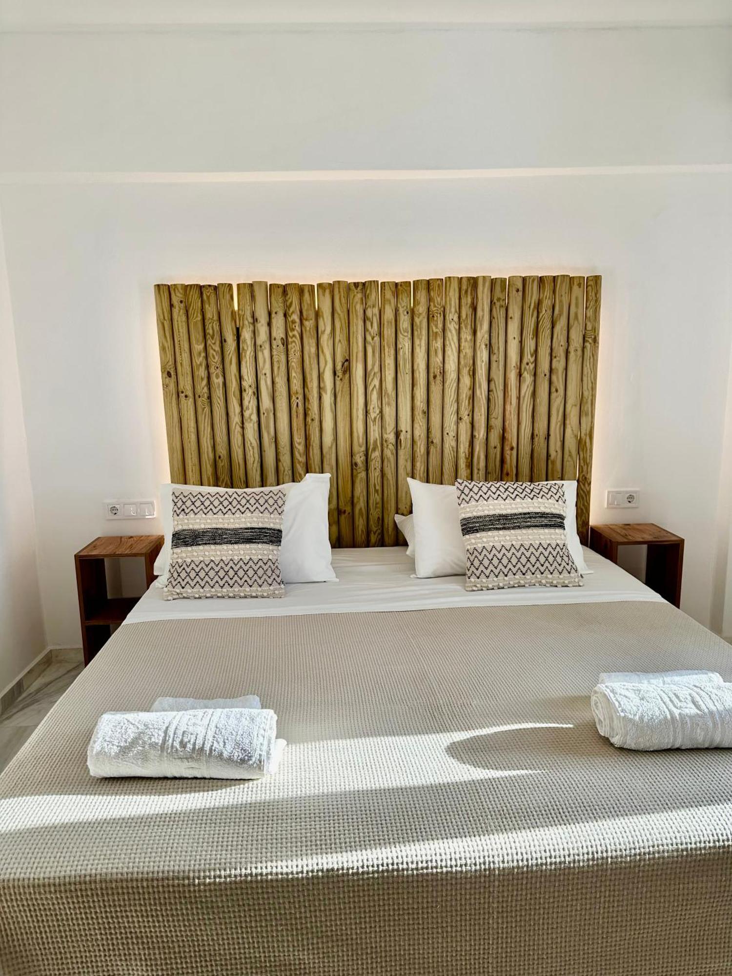 Athina Rooms - Lounge Apartments Parikia  Ngoại thất bức ảnh